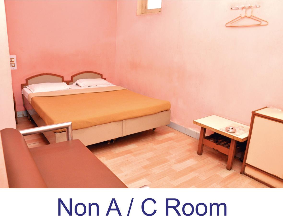 Hotel Baba Rajkot Ngoại thất bức ảnh